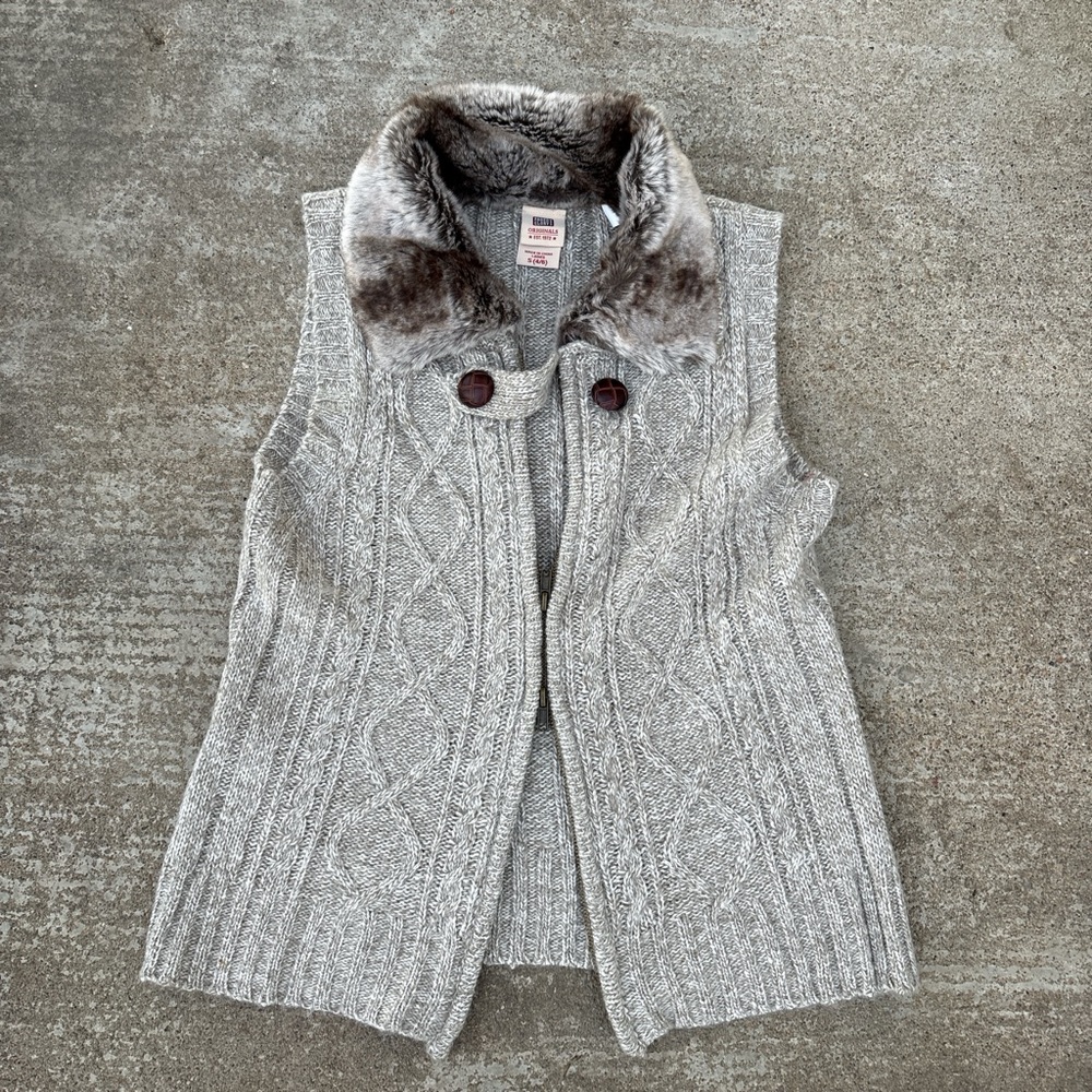 Faded Glory Gray Sweater Vest with Faux Fur Collar